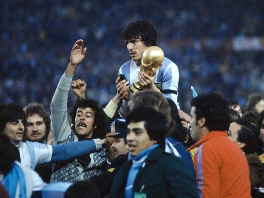 1978 world cup winners argentina with trophy