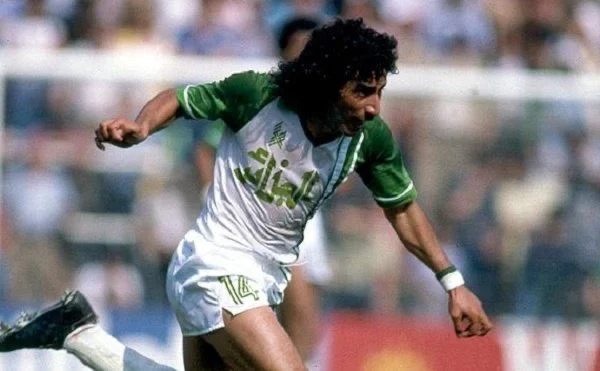 DJAMEL ZIDANE playing for algeria in world cup