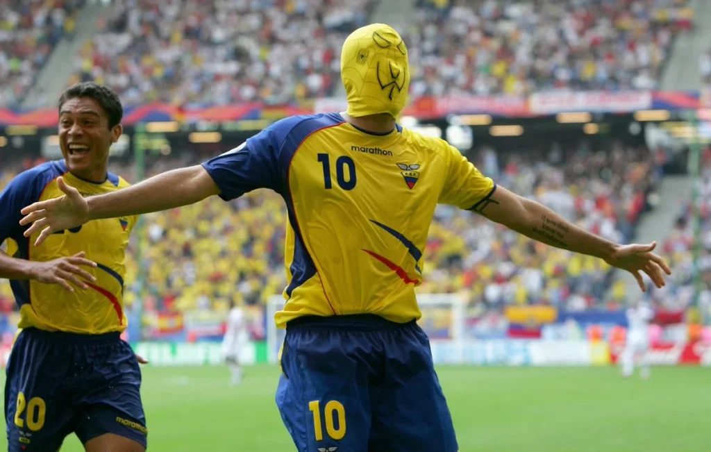 Iván Kaviedes wearing a spiderman mask and celebrating a goal