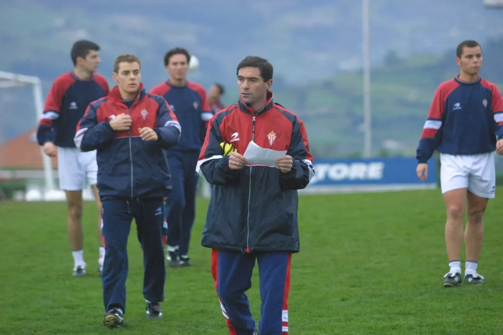 Marcelino Garcia Toral in a coaching session