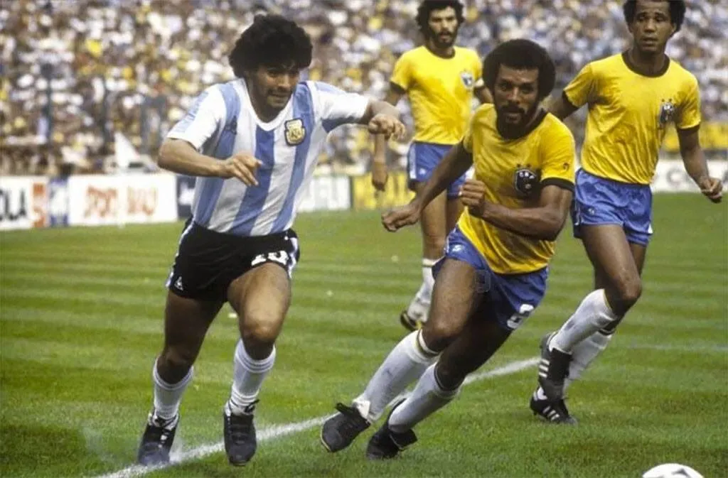 diego maradona and ricardo rocha at world cup