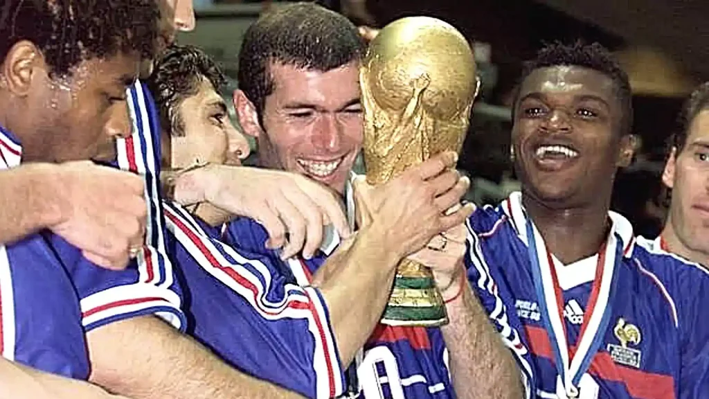 france world cup winners 1998 celebrating with trophy