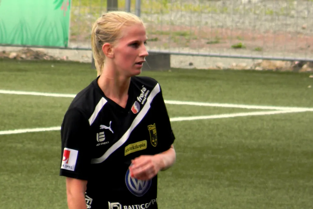 sofia jakobsson playing for montpellier