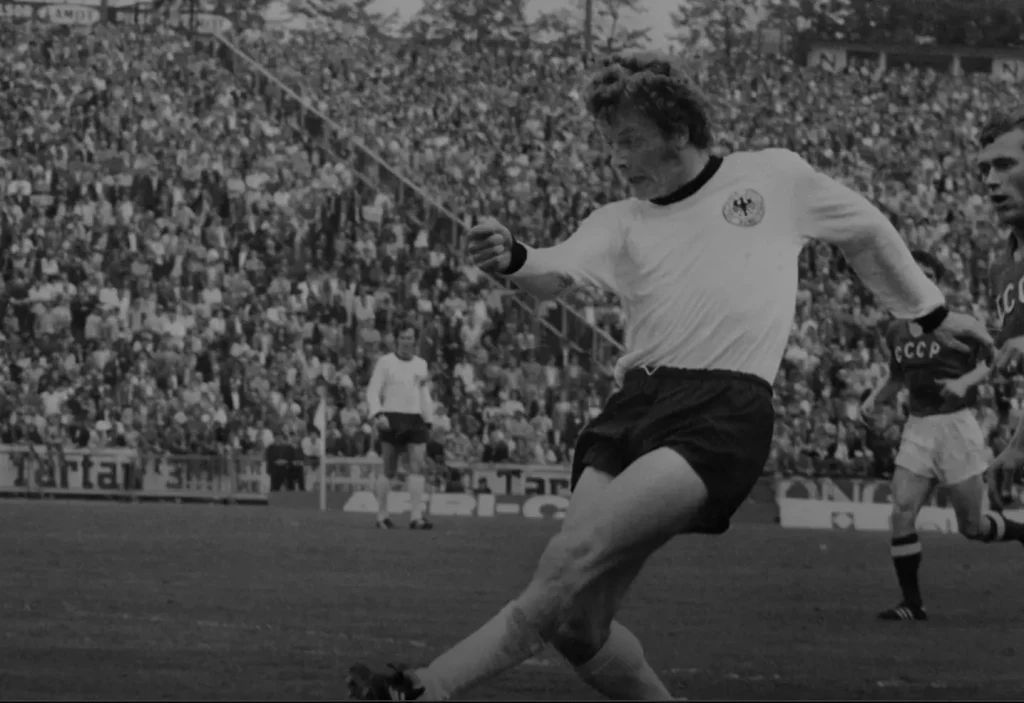 Gerd Muller scoring the winner in Euro 1972 final