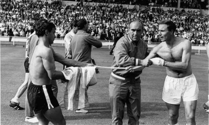 alf ramsay stopping england player for swapping shirt with argentina player