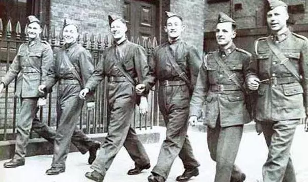 harry goslin and his bolton wanderers team mates march off to war