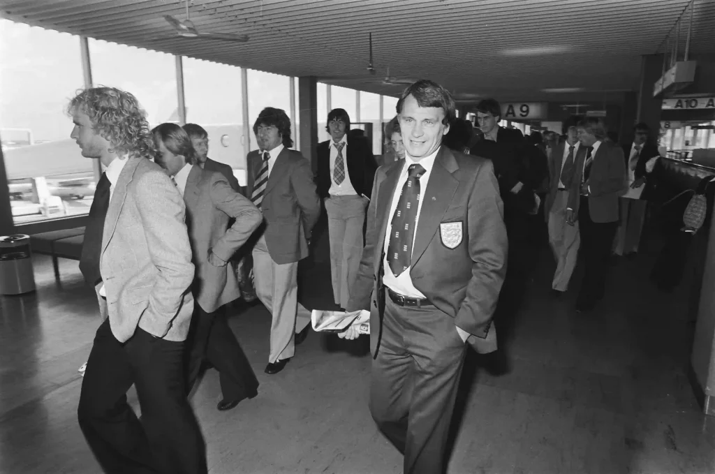 bobby robson travelling with england team