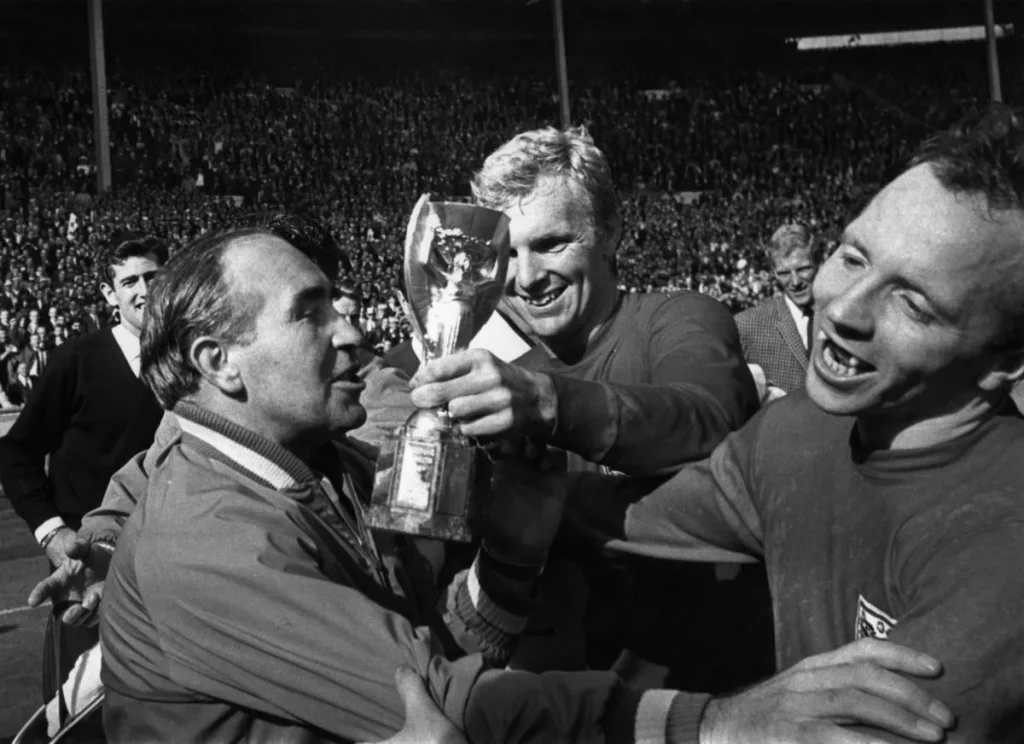 sir alf ramsey kissing the world cup trophy