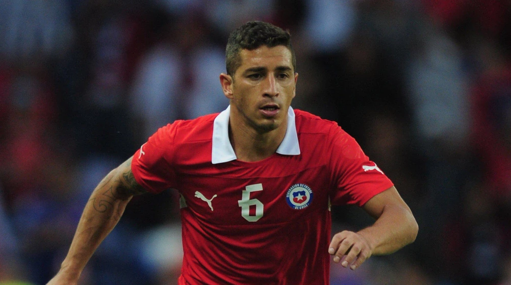 Carlos Carmona chile soccer midfielder