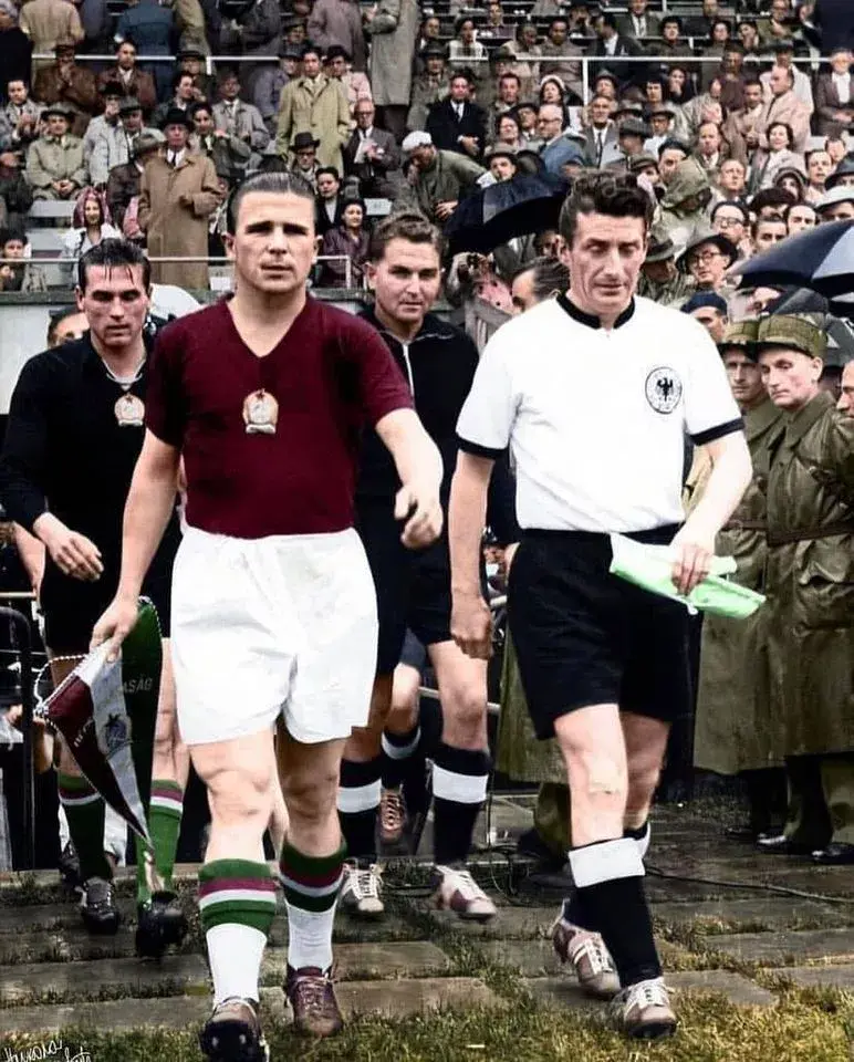1954 World Cup Final Teams Walking Onto The Pitch
