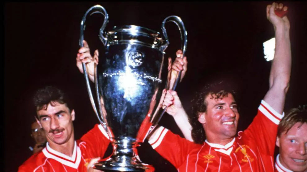 craig johnston and ian rush with european cup trophy