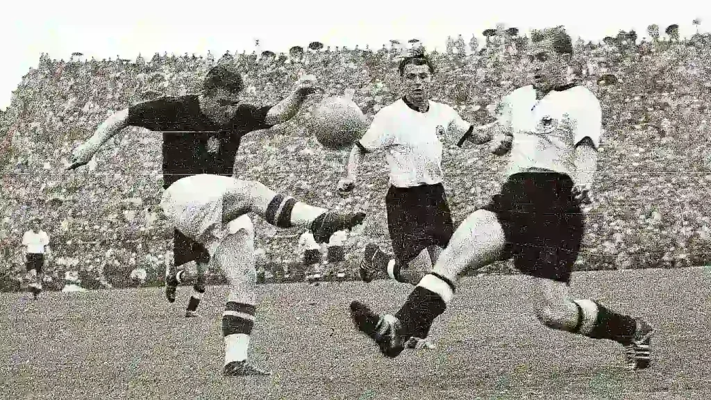 Liebrich_And_Puskas_1954_World_Cup
