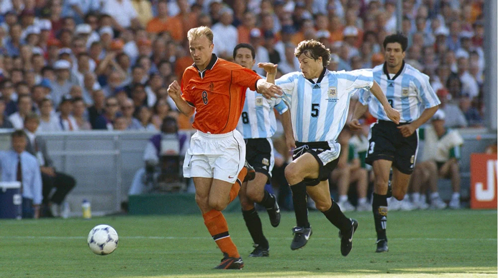 dutch striker versus argentina