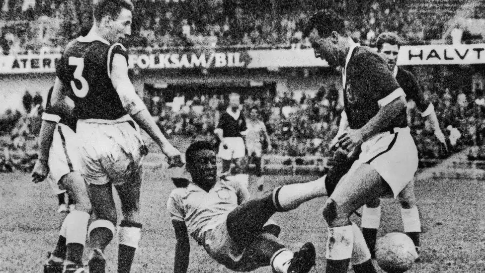 pele on the ground in 1958 final