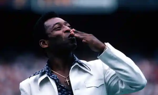 pele saying goodbye to the UK fans