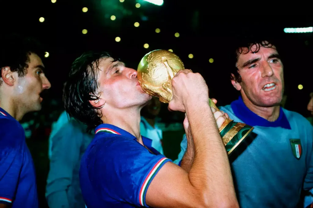1982 world cup trophy