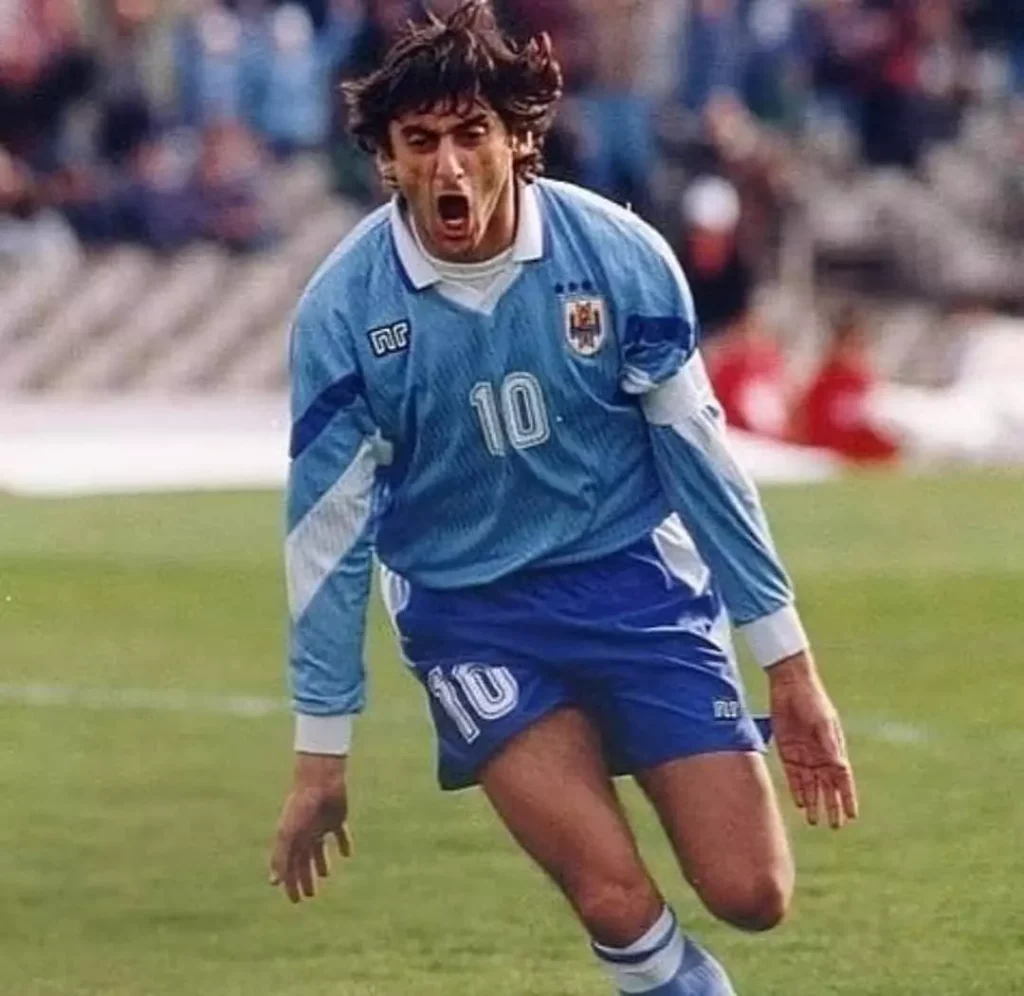 El Príncipe playing for Uruguay