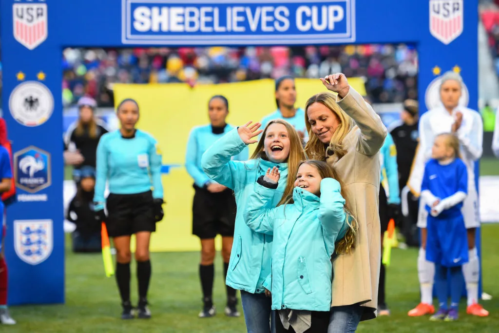 Christie-Pearce-With-Her-Daughters