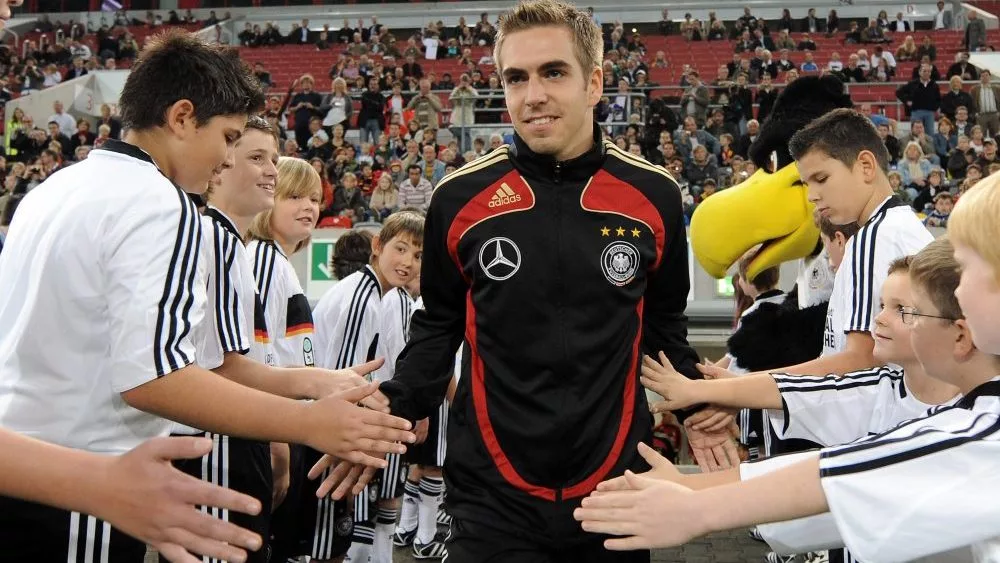 lahm retire