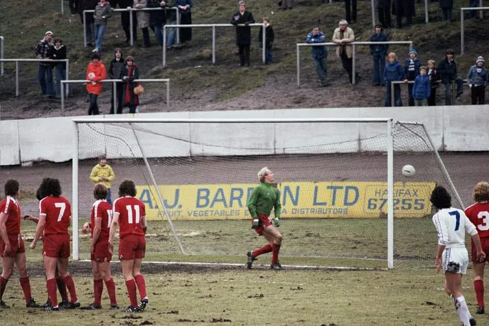 peter mellor letting a goal in