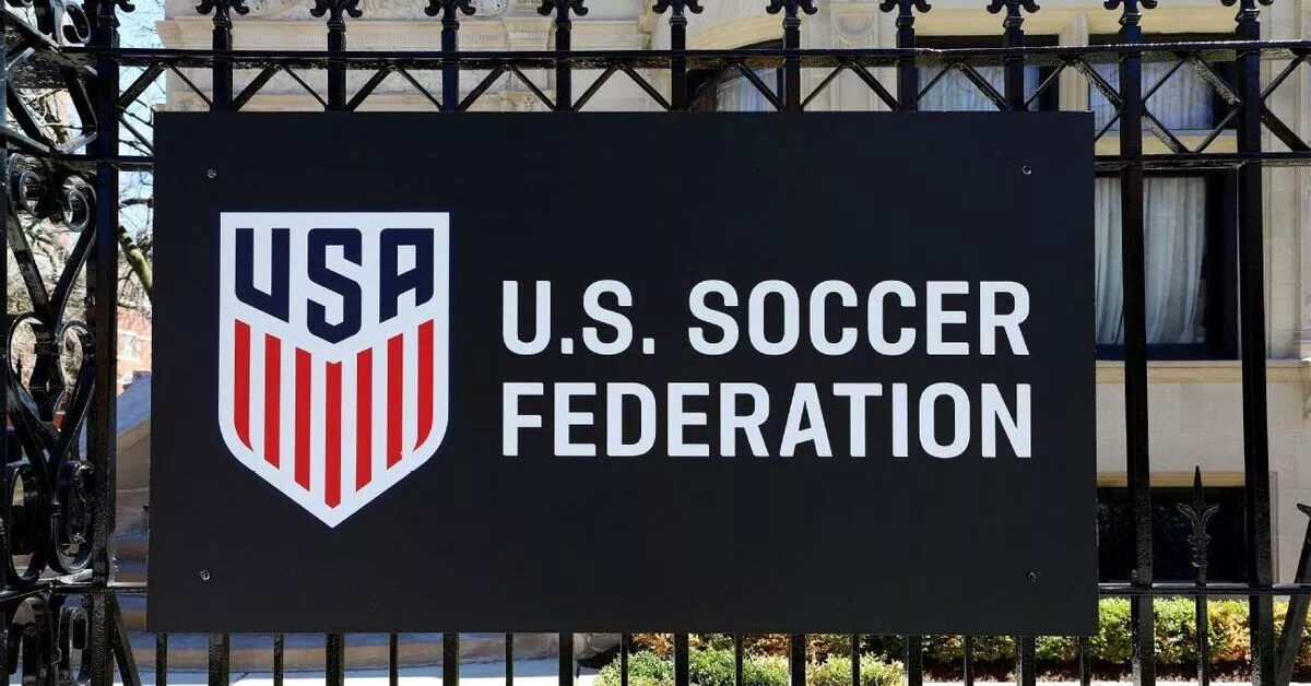 U s soccer may go big game hunting for its next mens head coach