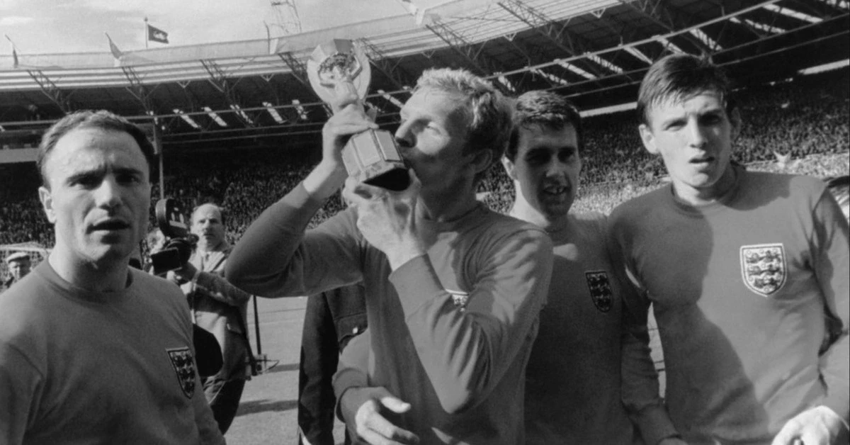 are any of the 1966 world cup team still alive