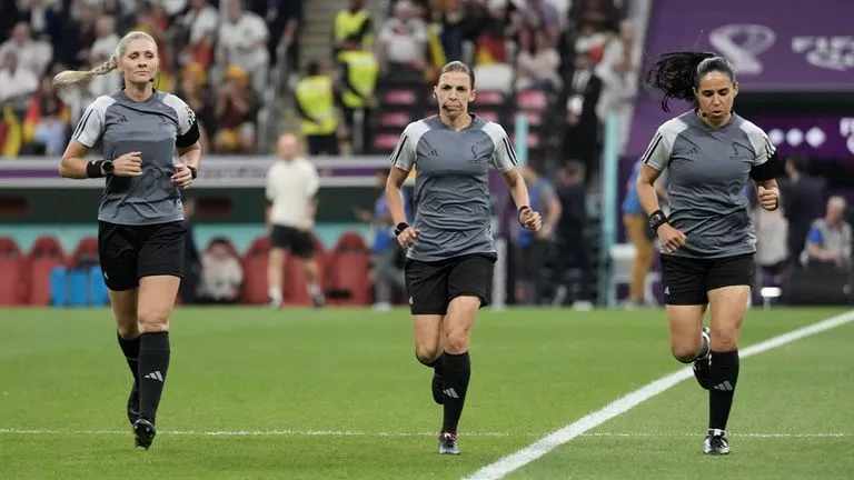 stephanie-frappart-first-woman-world-cup-referee