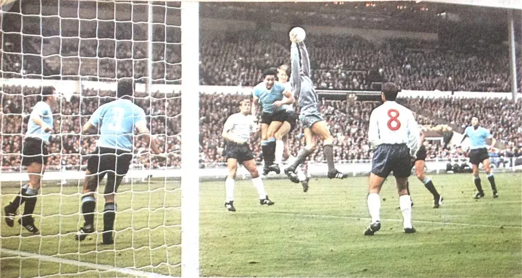 England 0 - Uruguay 0