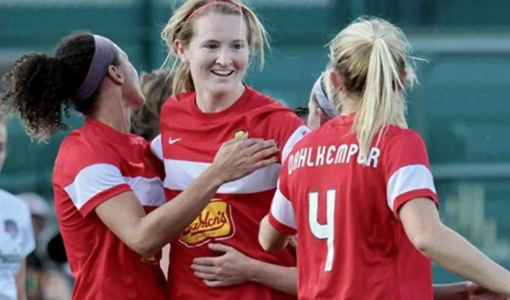 Samantha Mewis