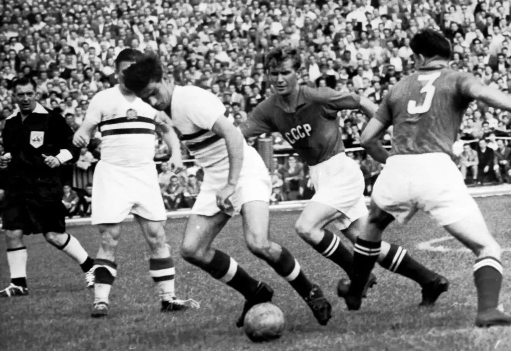 Soviet Union 2 - Hungary 1