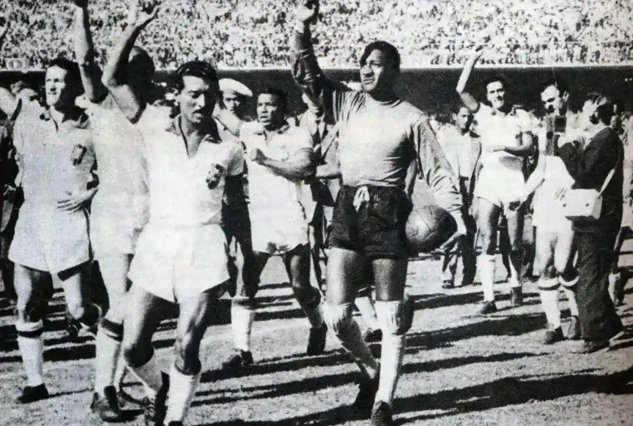 brazil players thanking the supporters after losing the world cup final at home in the Maracana