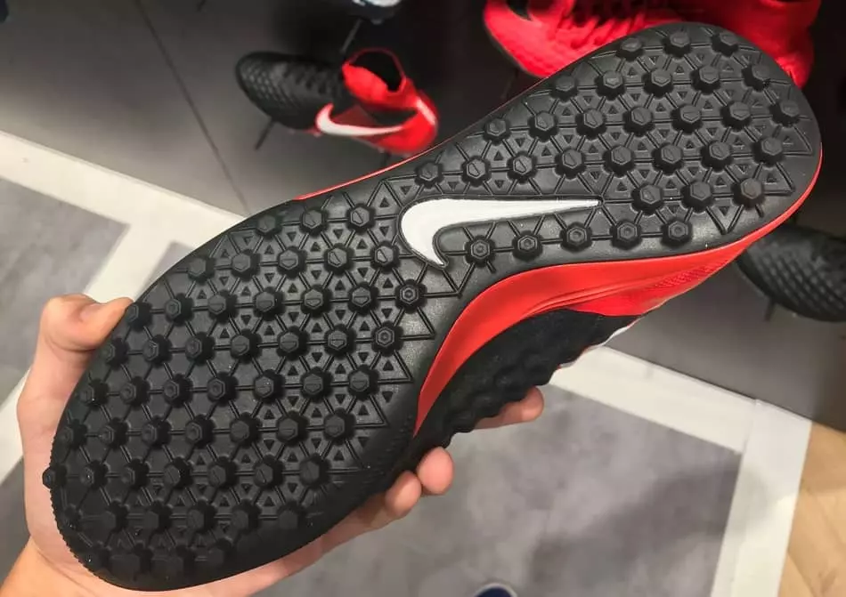 indoor soccer shoe sole