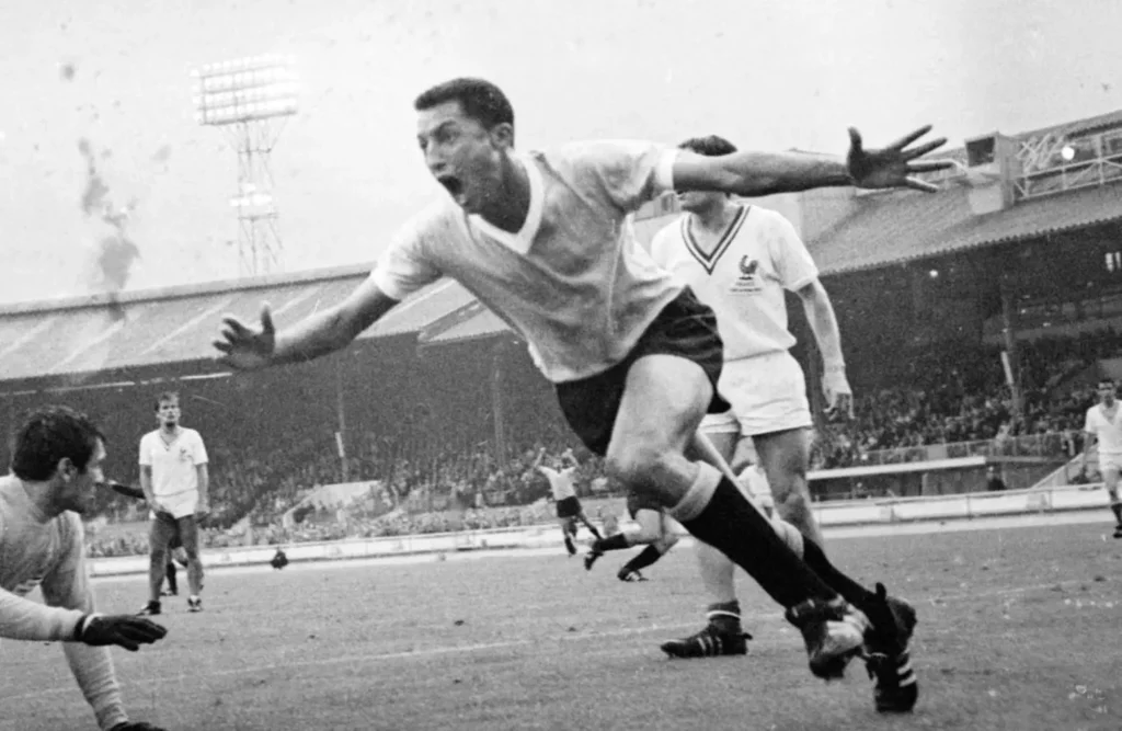 pedro-rocha-scoring-Uruguay-2-France-1